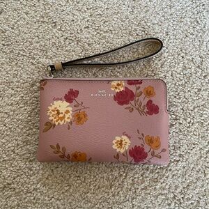 COACH ~ pink floral wristlet ~ never used ~ cute!